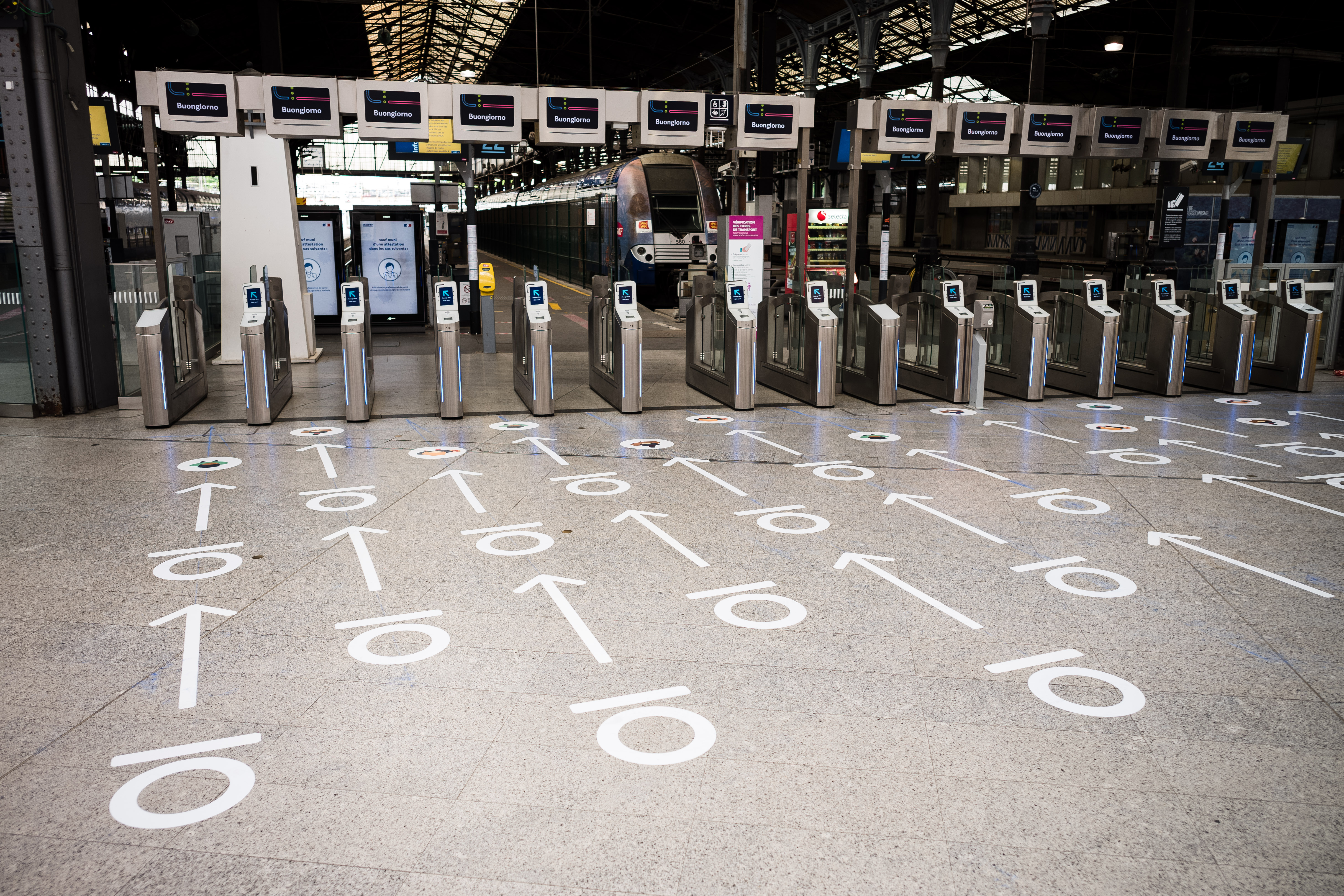 Le nouveau marquage au sol à Paris Saint Lazare