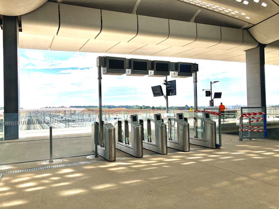 Porte d'Accueil Embarquement extérieure