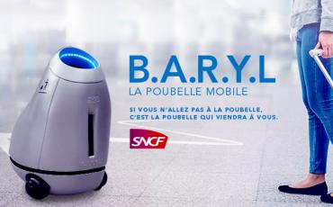 Le robot poubelle B.A.R.Y.L dans une gare