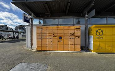 Amazon locker