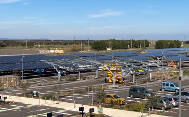 Pose de panneaux photovoltaïques (Parking longue durée)