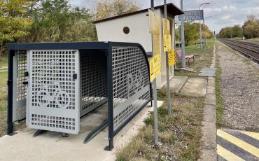 Abri à vélos de la gare de Nozières - Brignon