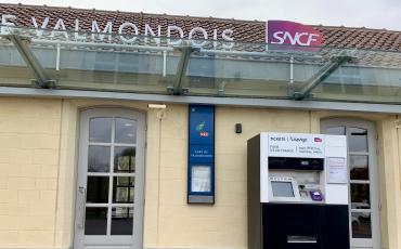Valmondois / Borne Transilien (Extérieur)