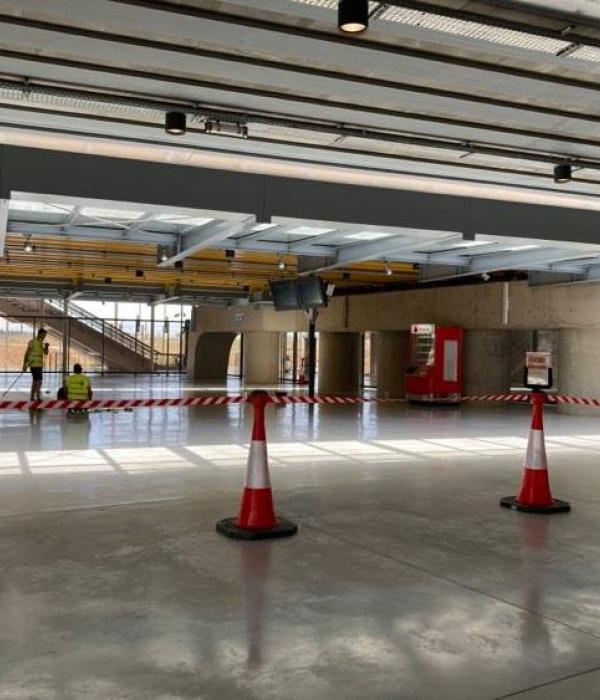 Aménagement hall sous-voies