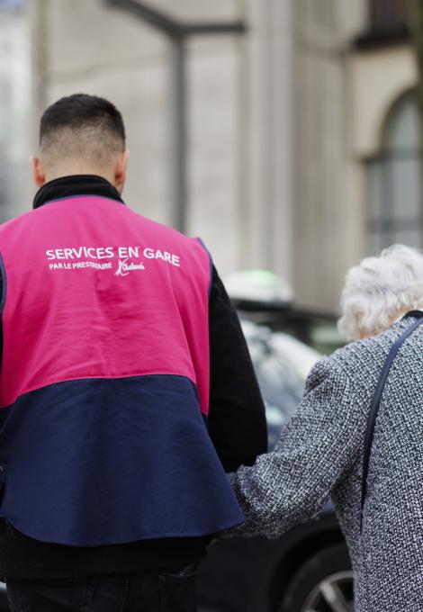 Agent prestation PSH PMR assistance personne âgée